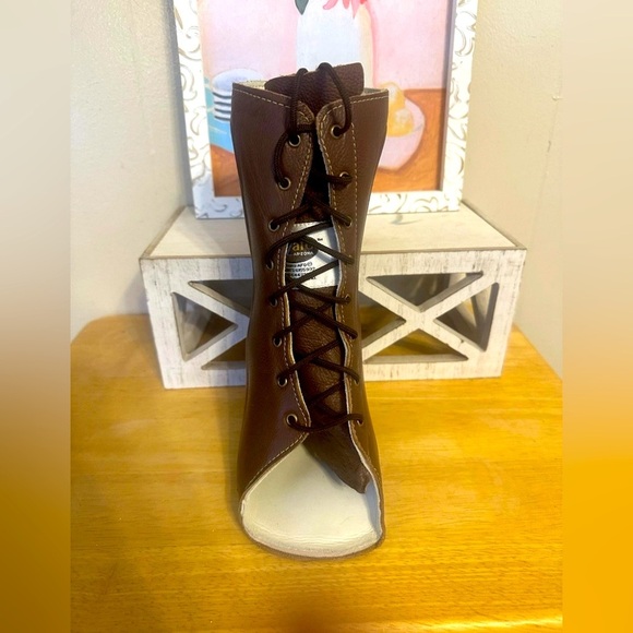 azafo Shoes - AZAFO Arizona LEATHER AFO ORTHOPEDIC Boot Right  Foot BrownLace Up Size 6-6.5